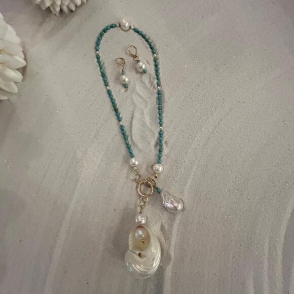 White Turban Shell & Baroque Pearl 5 in 1 Necklace with Earrings - Picture 2 of 5